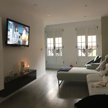 Piso En El Emblematico Barrio Antiguo De * Oviédo